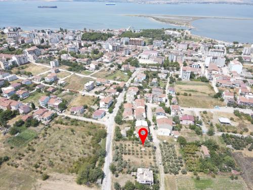281 m² İMAR İZNİ VAR ALTYAPI DOĞALGAZ MEVCUT OKUL SAĞLIK OCAĞI YANI (191)