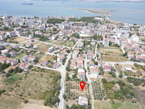 281 m² İMAR İZNİ VAR ALTYAPI DOĞALGAZ MEVCUT OKUL SAĞLIK OCAĞI YANI (192)