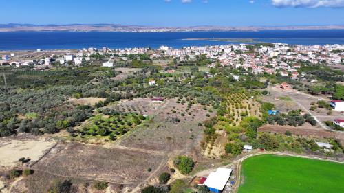 ÇANAKKALE ÇARDAK’TA DENİZ MANZARALI ARSA